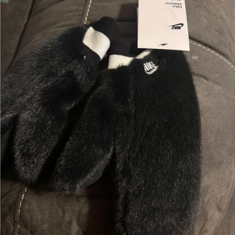 Nike Black Plush Winter Mittens